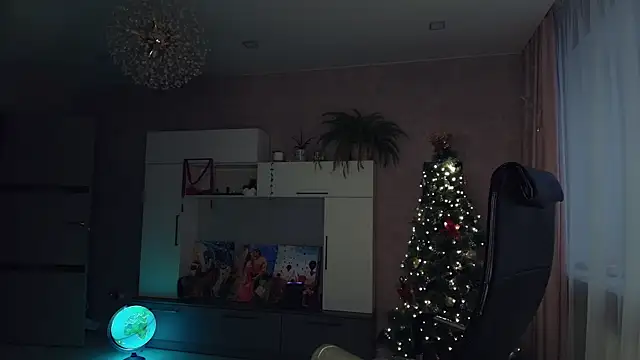 Cuddle Cat online show from 12-04-25, 05:39