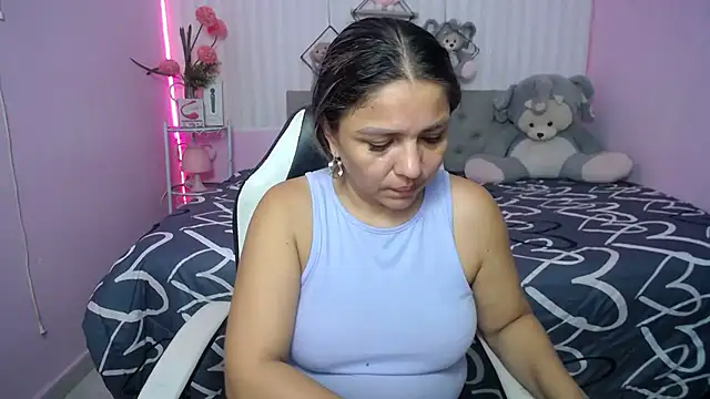 Snapshot of cum_bigass chatting on 03-10-26, 12:21 cum bigass online show from 03-10-26, 12:21