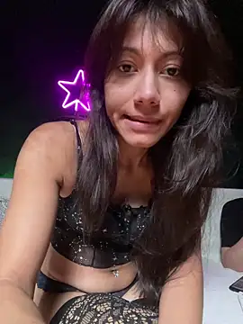 Snapshot of Kiscsillagg chatting on 11-16-25, 06:24 Kiscsillagg online show from 11-16-25, 06:24