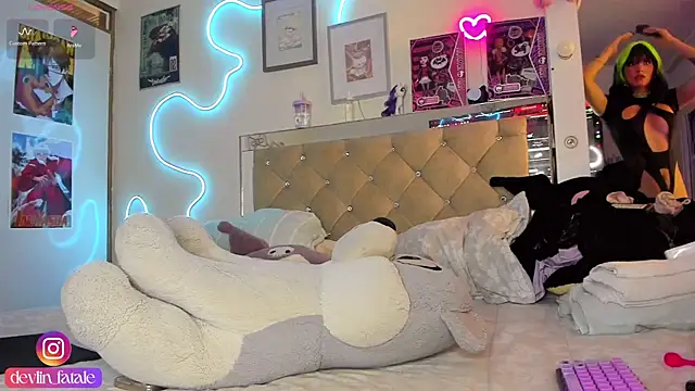 devlin nurmi online show from 02-06-25, 06:13