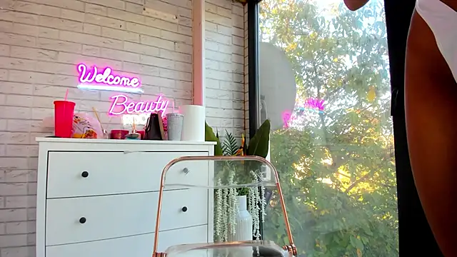 Britney Charm  online show from 10-20-25, 06:14