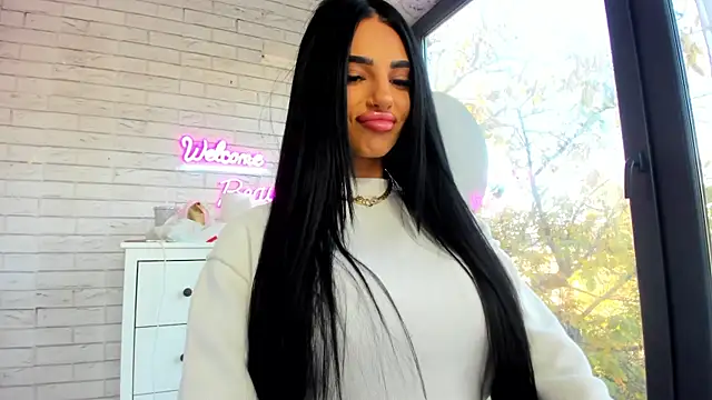 Britney Charm  online show from 11-02-25, 06:38