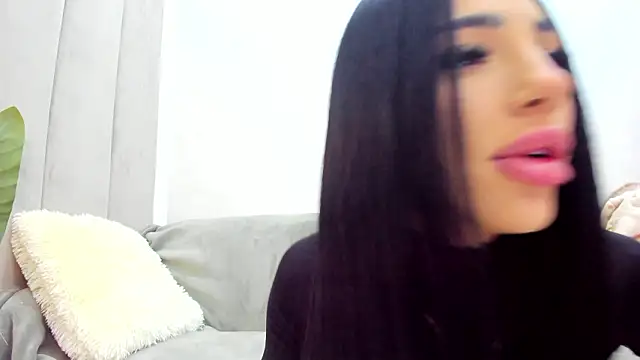 Snapshot of Britney_Charm_ chatting on 02-21-26, 08:04 Britney Charm online show from 02-21-26, 08:04