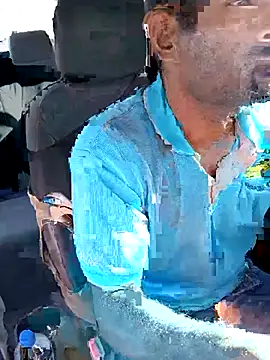 Snapshot of elias1704 chatting on 10-13-25, 08:53 elias1704 online show from 10-13-25, 08:53