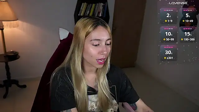 Snapshot of Saucy_Jenn chatting on 11-09-25, 10:41 Saucy Jenn online show from 11-09-25, 10:41