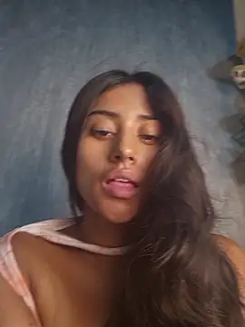 Valentinne z online show from 11-18-25, 06:51