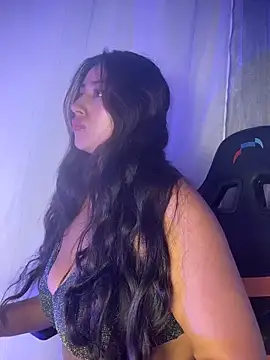 Valentinne z online show from 02-17-26, 05:48