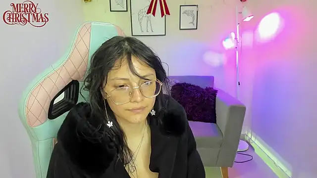 Kyomi chang online show from 12-27-24, 12:23
