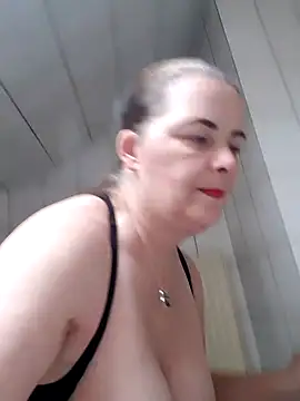 Snapshot of saharaheiss chatting on 12-24-24, 01:50 saharaheiss online show from 12-24-24, 01:50