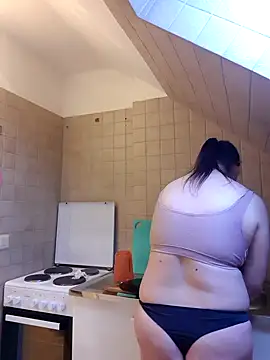 Snapshot of saharaheiss chatting on 01-09-25, 02:51 saharaheiss online show from 01-09-25, 02:51