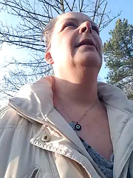 Snapshot of saharaheiss chatting on 01-21-25, 01:43 saharaheiss online show from 01-21-25, 01:43