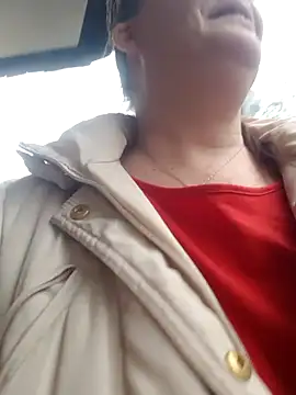 Snapshot of saharaheiss chatting on 02-20-25, 04:14 saharaheiss online show from 02-20-25, 04:14