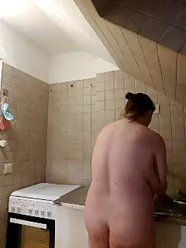 Snapshot of saharaheiss chatting on 02-27-25, 05:36 saharaheiss online show from 02-27-25, 05:36