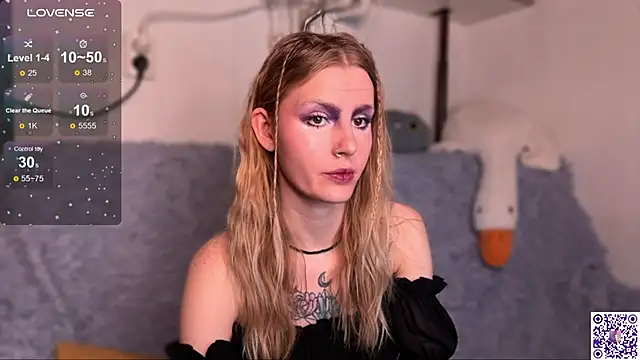 Snapshot of Chanel_Gill chatting on 10-26-25, 06:47 Chanel Gill online show from 10-26-25, 06:47