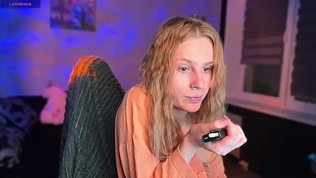 Snapshot of Chanel_Gill chatting on 11-28-25, 03:58 Chanel Gill online show from 11-28-25, 03:58