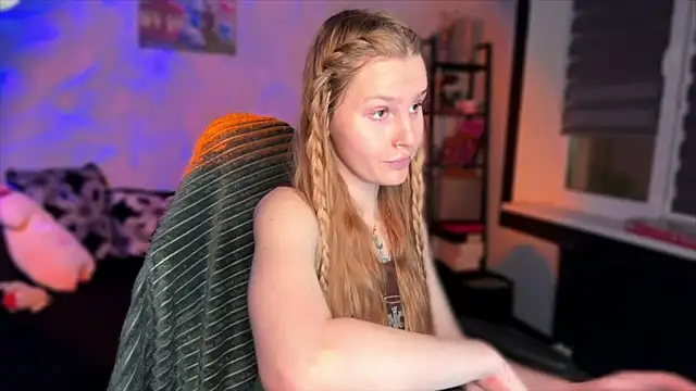 Snapshot of Chanel_Gill chatting on 12-04-25, 07:22 Chanel Gill online show from 12-04-25, 07:22