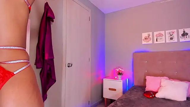 EmilyCoast-1 online show from 01-31-25, 04:59