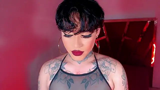 Snapshot of little_star_porn chatting on 10-30-25, 04:14 little star porn online show from 10-30-25, 04:14