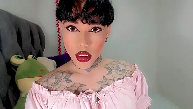 Snapshot of little_star_porn chatting on 11-15-25, 08:27 little star porn online show from 11-15-25, 08:27