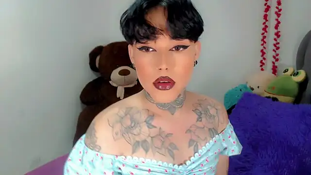 Snapshot of little_star_porn chatting on 11-19-25, 02:33 little star porn online show from 11-19-25, 02:33