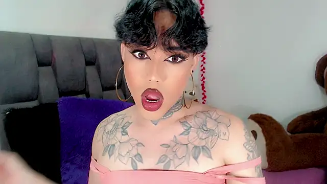 Snapshot of little_star_porn chatting on 11-24-25, 02:00 little star porn online show from 11-24-25, 02:00