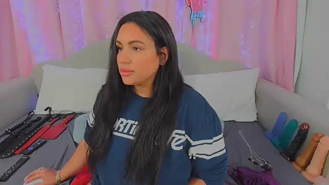 MeghanXO online show from 12-27-24, 05:59