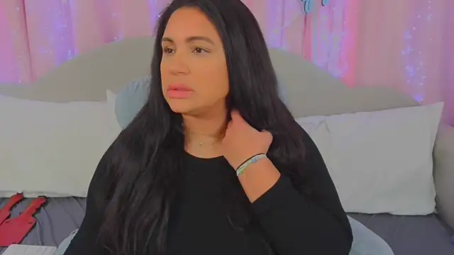 MeghanXO online show from 12-29-24, 02:52