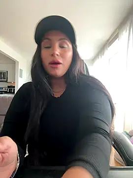 MeghanXO online show from 11-17-25, 02:34