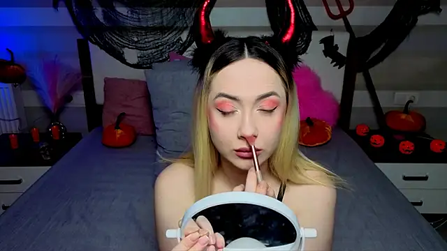 Snapshot of AriaSugar chatting on 10-30-25, 05:31 AriaSugar online show from 10-30-25, 05:31