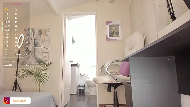 catalinasaiz online show from 10-13-25, 02:06