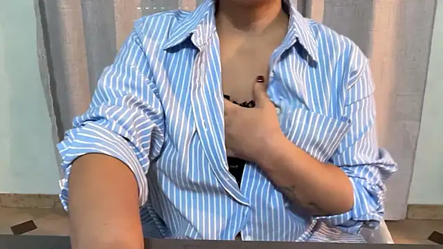 Snapshot of pic91 chatting on 10-19-25, 03:56 pic91 online show from 10-19-25, 03:56