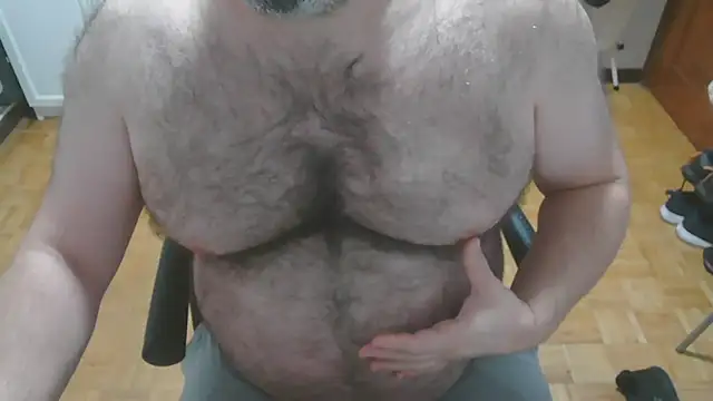 mikeyhotbear online show from 11-21-25, 06:56