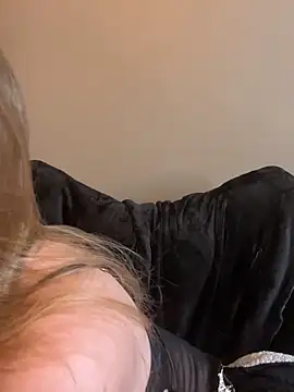 FoxyFrenchy online show from 10-29-25, 05:36