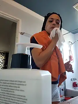 Snapshot of RuggyRackz chatting on 10-28-25, 04:20 RuggyRackz online show from 10-28-25, 04:20