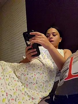 Snapshot of RuggyRackz chatting on 11-05-25, 04:12 RuggyRackz online show from 11-05-25, 04:12