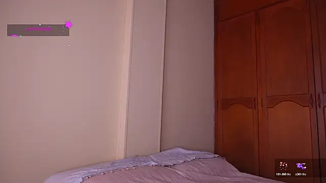 Snapshot of GabriSaenz chatting on 10-19-25, 01:45 GabriSaenz online show from 10-19-25, 01:45