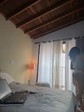 Snapshot of GabriSaenz chatting on 10-21-25, 02:18 GabriSaenz online show from 10-21-25, 02:18