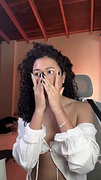 Snapshot of GabriSaenz chatting on 10-29-25, 12:51 GabriSaenz online show from 10-29-25, 12:51