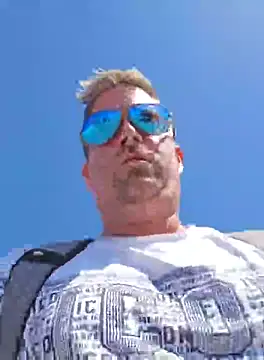 Trucker Hunter online show from 10-10-25, 12:37