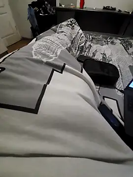 Snapshot of damndawg777 chatting on 11-19-25, 07:14 damndawg777 online show from 11-19-25, 07:14