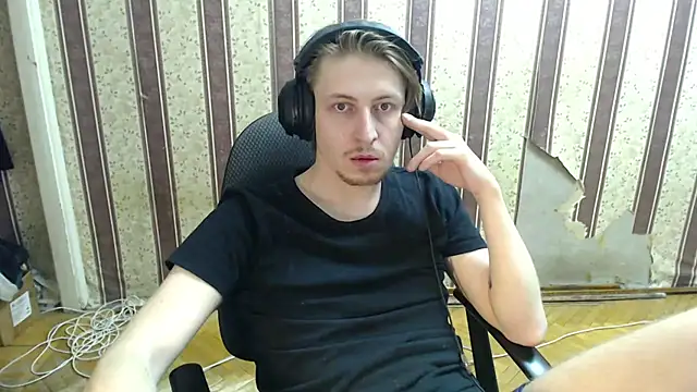 darienlarge online show from 10-10-25, 04:28