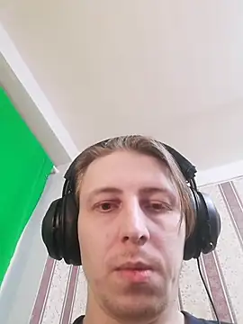 darienlarge online show from 10-25-25, 04:46