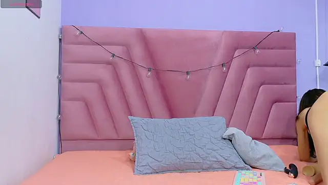 skinnyandcute online show from 10-06-25, 08:06