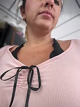 sammyqueenx21 online show from 01-30-25, 03:29