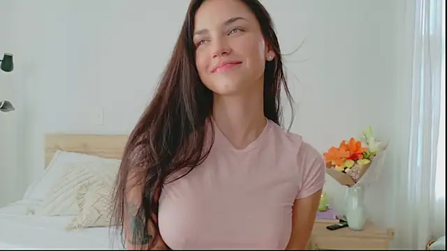 Snapshot of GrettaBenett chatting on 10-28-25, 09:50 GrettaBenett online show from 10-28-25, 09:50