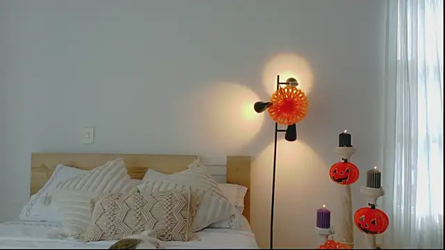 Snapshot of GrettaBenett chatting on 10-31-25, 07:15 GrettaBenett online show from 10-31-25, 07:15