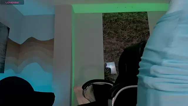 ErikaBenz  online show from 01-04-25, 12:16