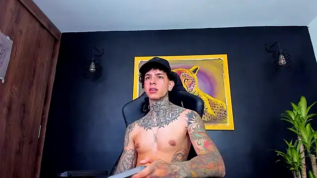 Snapshot of Aron_ford chatting on 01-05-25, 07:49 Aron ford online show from 01-05-25, 07:49