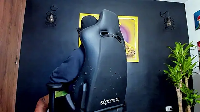 Snapshot of Aron_ford chatting on 01-26-25, 12:05 Aron ford online show from 01-26-25, 12:05