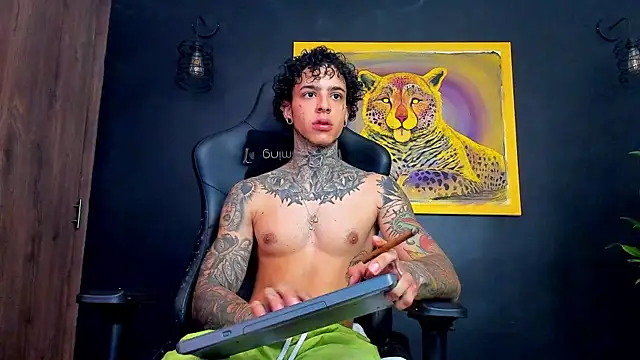 Snapshot of Aron_ford chatting on 01-26-25, 02:19 Aron ford online show from 01-26-25, 02:19